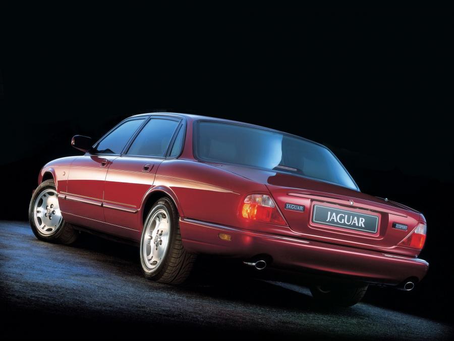  Jaguar XJ Sport 1997 года  (фото 2 из 18)